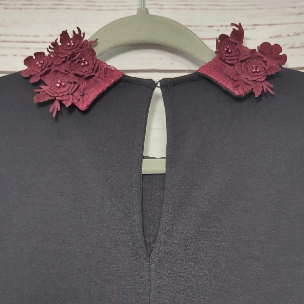 Lord & Taylor Black Shirt with Burgundy 3D‎ Floral Collar Dark Romantic Medium